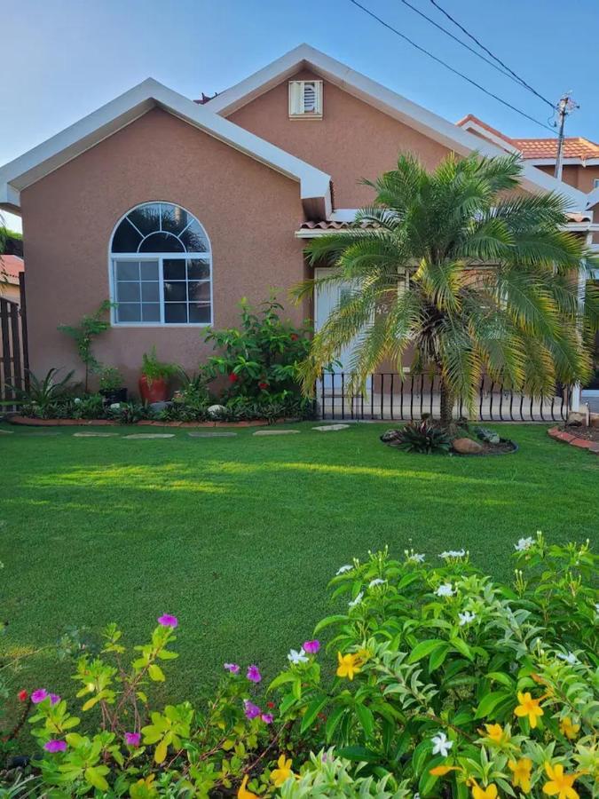 Caribbean Estates, 10 Mins From The Beach, Beautiful Gated Community Портмор Екстер'єр фото