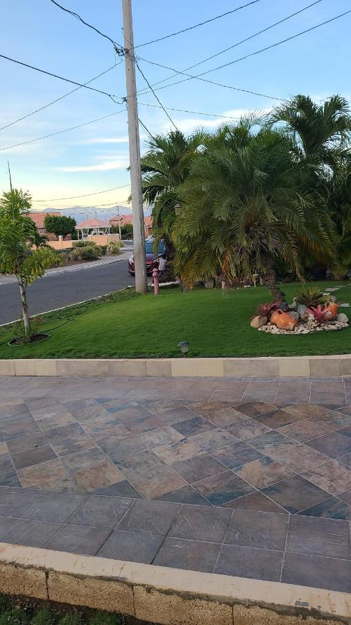 Caribbean Estates, 10 Mins From The Beach, Beautiful Gated Community Портмор Екстер'єр фото